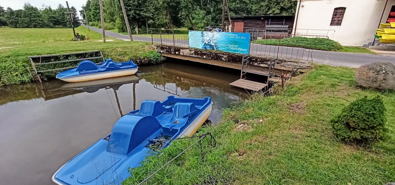 Rowerki wodne na stawie — Młyn Thiel